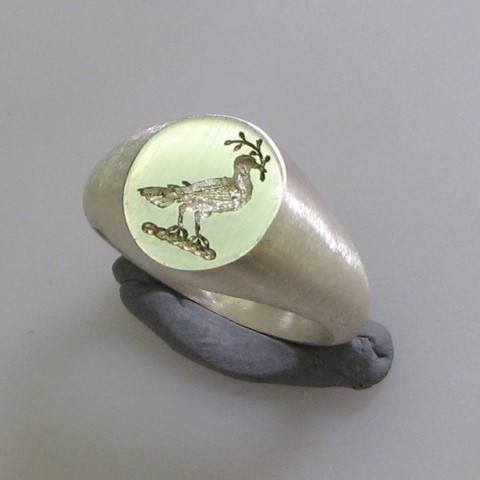 Dove with accacia crest ring trade prices